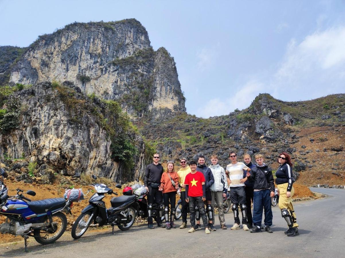 Bong Hostel Ha Giang Loop Bagian luar foto